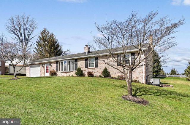 97 HILLSIDE DR, Ephrata, PA 17522