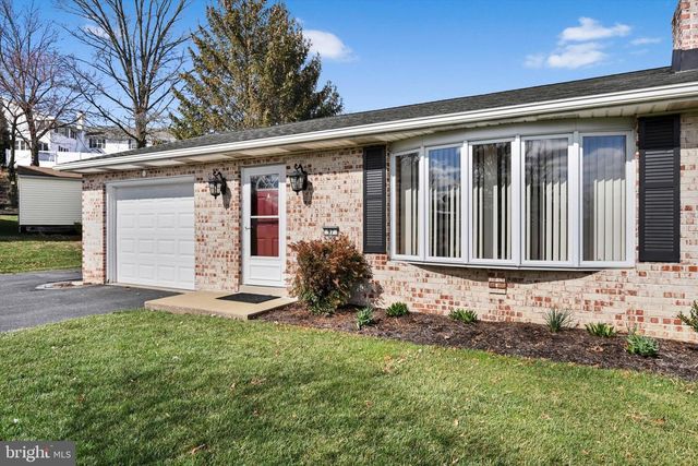 97 HILLSIDE DR, Ephrata, PA 17522