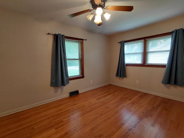 7520 Independence Street, Merrillville, IN 46410