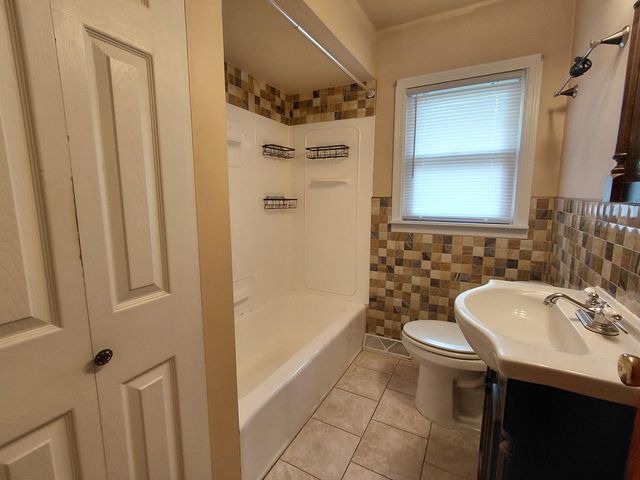 7520 Independence Street, Merrillville, IN 46410
