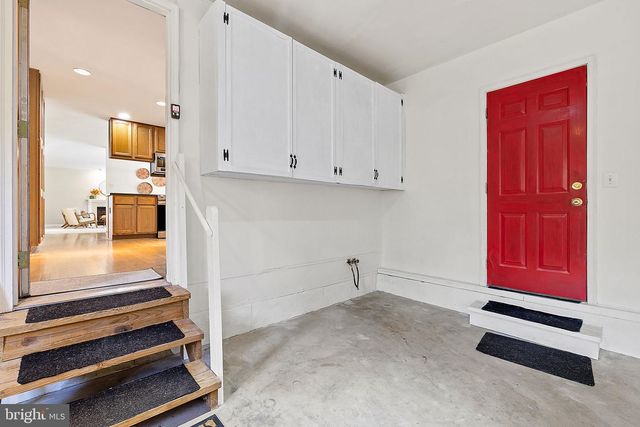1372 FREEMAN DR, Amissville, VA 20106