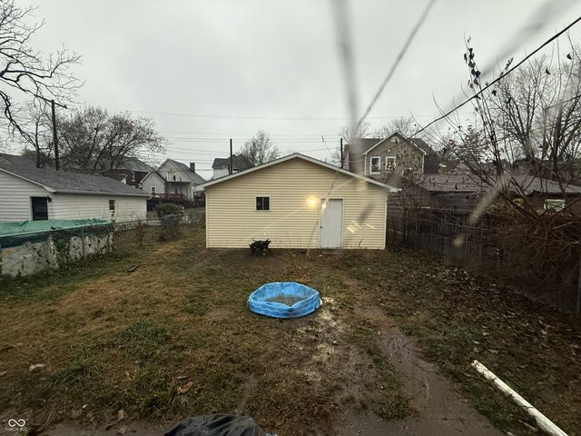 1205 S 8th Street, Terre Haute, IN 47802