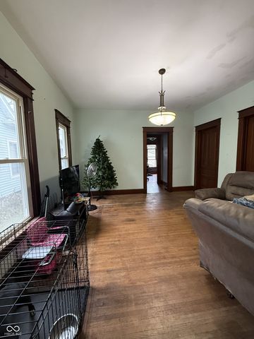 1205 S 8th Street, Terre Haute, IN 47802