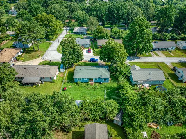 712 Sunset Lane, Harrison, AR 72601