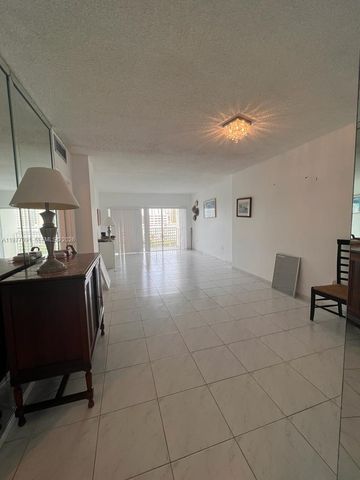 300 Bayview Dr 611, Sunny Isles Beach, FL 33160