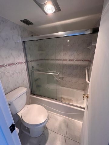 300 Bayview Dr 611, Sunny Isles Beach, FL 33160