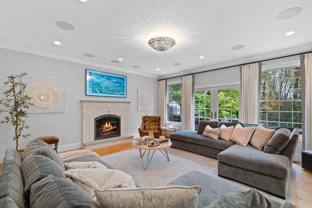 159 Main Street, Lynnfield, MA 01940