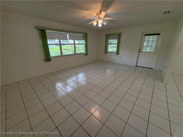 120 Honeycomb Avenue, Lake Placid, FL 33852