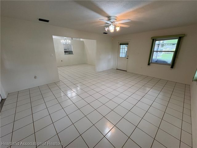 120 Honeycomb Avenue, Lake Placid, FL 33852