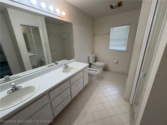 120 Honeycomb Avenue, Lake Placid, FL 33852