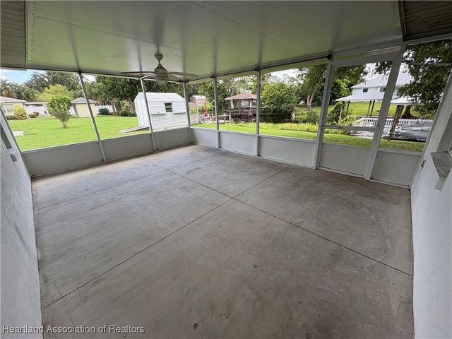 120 Honeycomb Avenue, Lake Placid, FL 33852