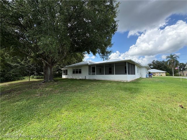120 Honeycomb Avenue, Lake Placid, FL 33852