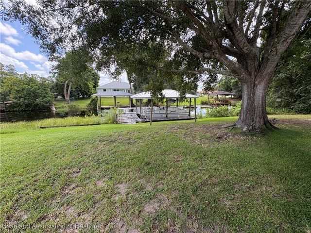 120 Honeycomb Avenue, Lake Placid, FL 33852