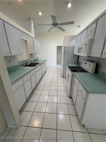 120 Honeycomb Avenue, Lake Placid, FL 33852