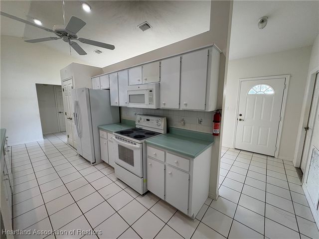 120 Honeycomb Avenue, Lake Placid, FL 33852