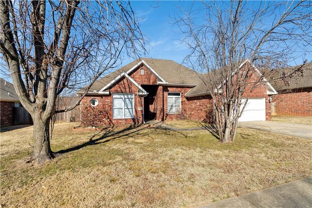 3750 W River Bend Drive, Fayetteville, AR 72704