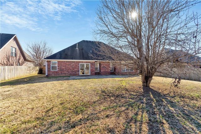 3750 W River Bend Drive, Fayetteville, AR 72704