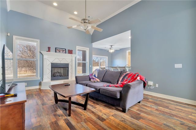 3750 W River Bend Drive, Fayetteville, AR 72704