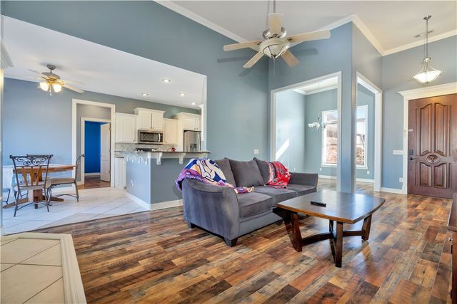 3750 W River Bend Drive, Fayetteville, AR 72704