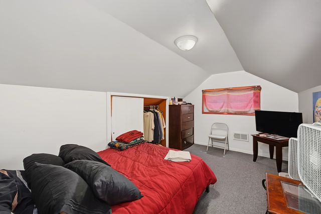 4226 W Haddon Avenue, Chicago, IL 60651