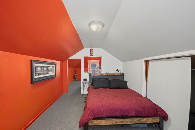 4226 W Haddon Avenue, Chicago, IL 60651