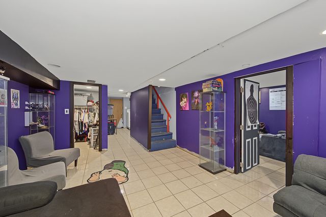 4226 W Haddon Avenue, Chicago, IL 60651
