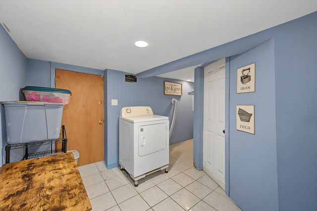 4226 W Haddon Avenue, Chicago, IL 60651