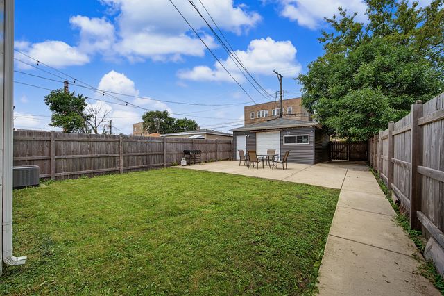 4226 W Haddon Avenue, Chicago, IL 60651