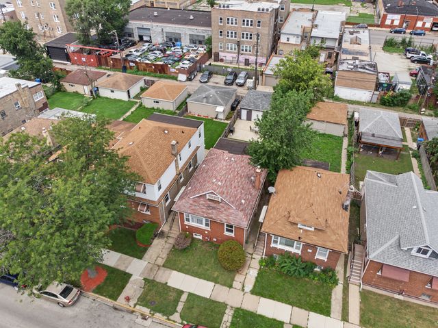 4226 W Haddon Avenue, Chicago, IL 60651