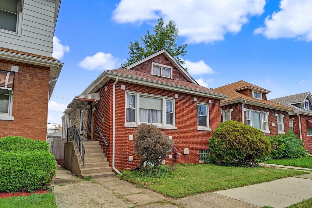 4226 W Haddon Avenue, Chicago, IL 60651