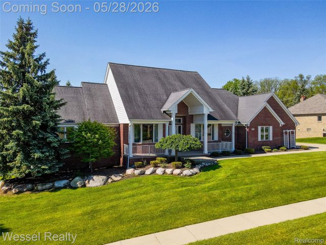 5922 Lakeview Drive, Washington Township, MI 48094