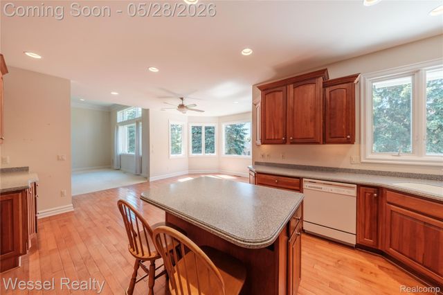 5922 Lakeview Drive, Washington Township, MI 48094