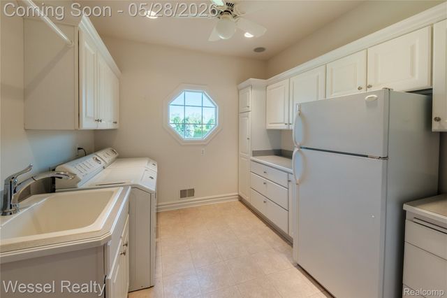 5922 Lakeview Drive, Washington Township, MI 48094