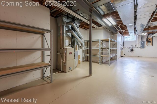 5922 Lakeview Drive, Washington Township, MI 48094