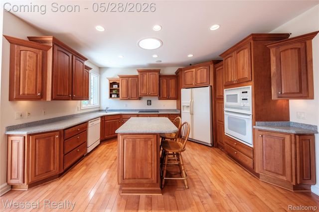 5922 Lakeview Drive, Washington Township, MI 48094