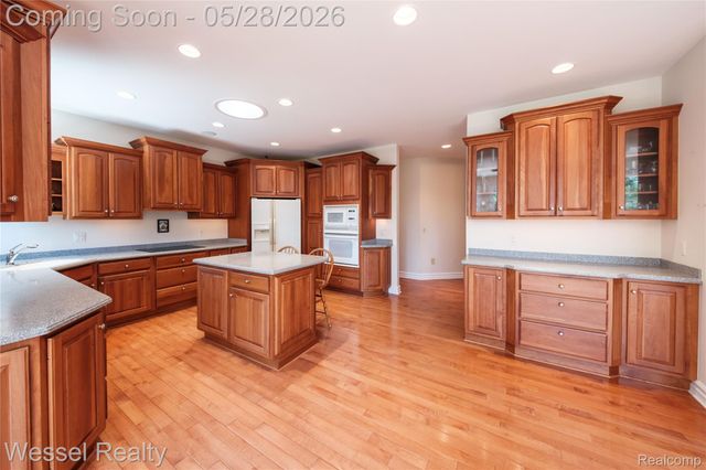 5922 Lakeview Drive, Washington Township, MI 48094