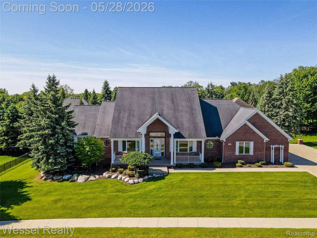 5922 Lakeview Drive, Washington Township, MI 48094