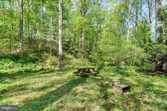 127 HALLS RD, Red Lion, PA 17356