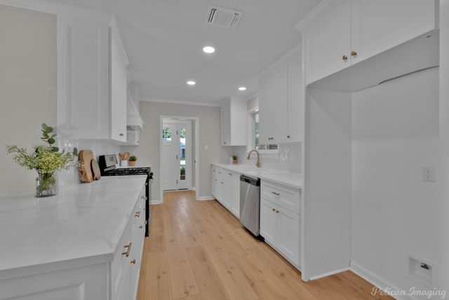 2043 Shadywood Lane, Shreveport, LA 71105