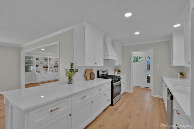 2043 Shadywood Lane, Shreveport, LA 71105