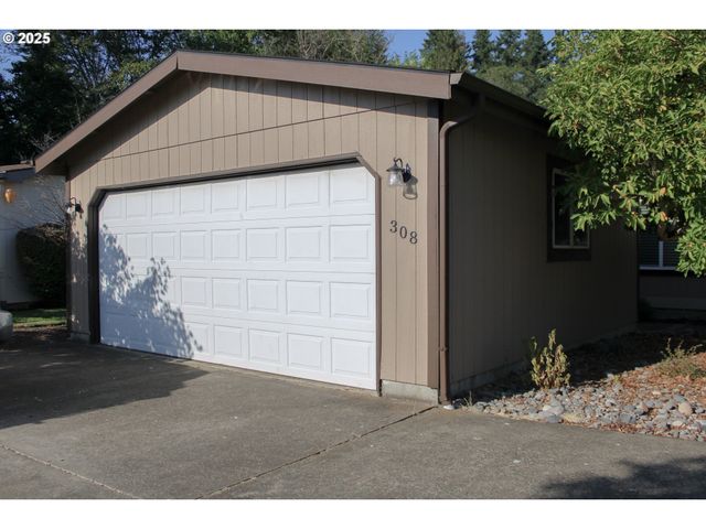 1655 S ELM St 308, Canby, OR 97013