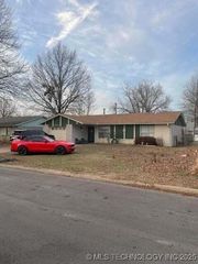 1314 W Clyde Avenue, Vinita, OK 74301