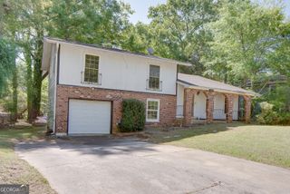 8882 Ashwood Drive, Riverdale, GA 30274