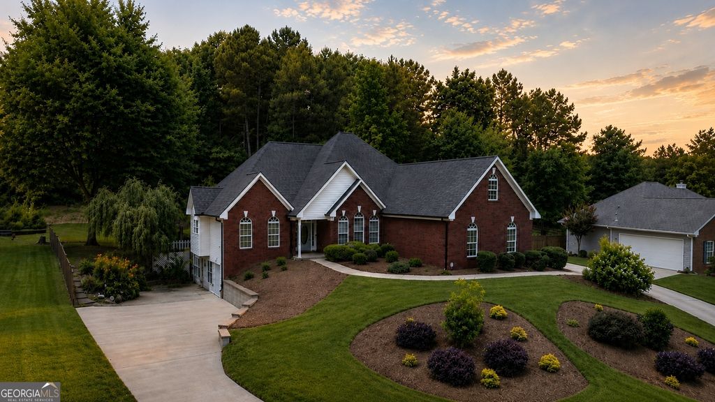 6015 Cedar Lake Trail, Loganville, GA 30052