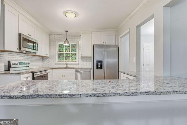 6489 Lynndale Lane, Morrow, GA 30260