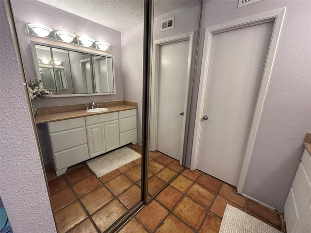 13034 Leader Street 965, Houston, TX 77072