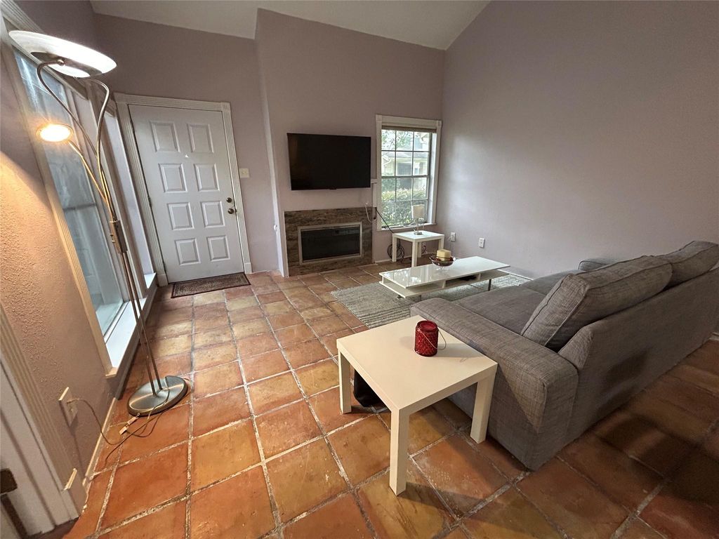 13034 Leader Street 965, Houston, TX 77072