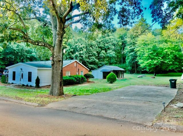 123 Riverside Drive, Mount Holly, NC 28120