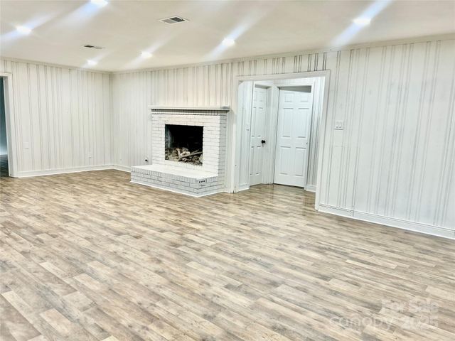 123 Riverside Drive, Mount Holly, NC 28120