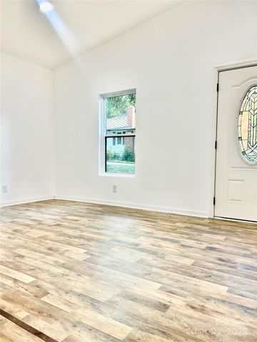 123 Riverside Drive, Mount Holly, NC 28120